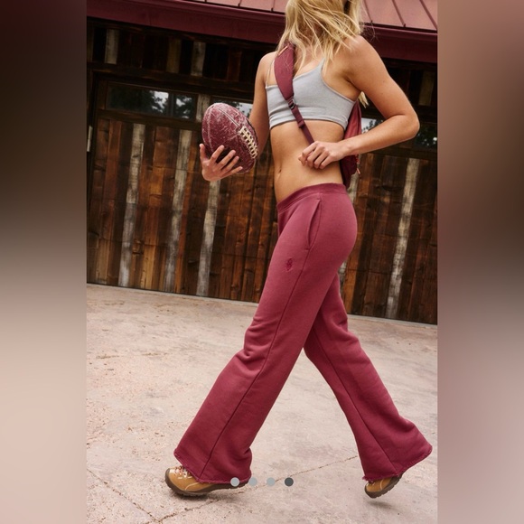 NWT FREE PEOPLE MOVEMENT Stance Flares In Clove MSRP $78 Size M Oversized - Picture 4 of 8